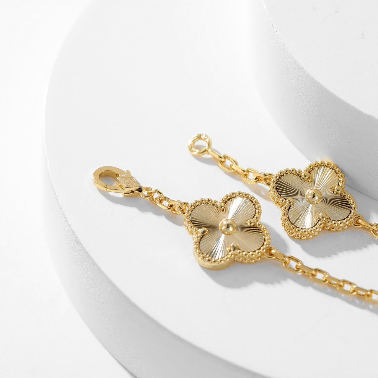 [Love's Uplift]CLOVER 10 MOTIFS LASER NECKLACE