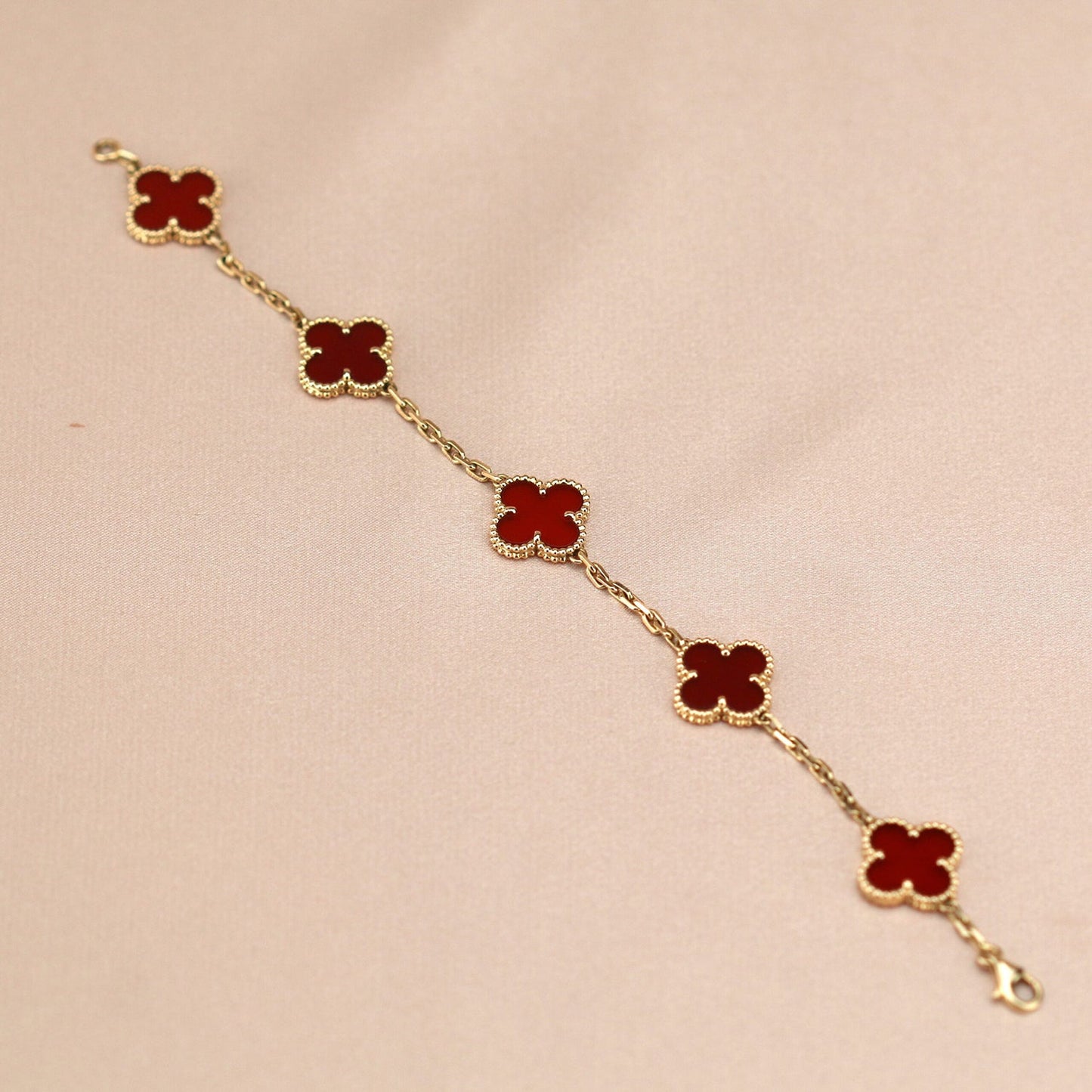 [Love's Uplift]CLOVER 5 MOTIFS RED AGATE  BRACELET