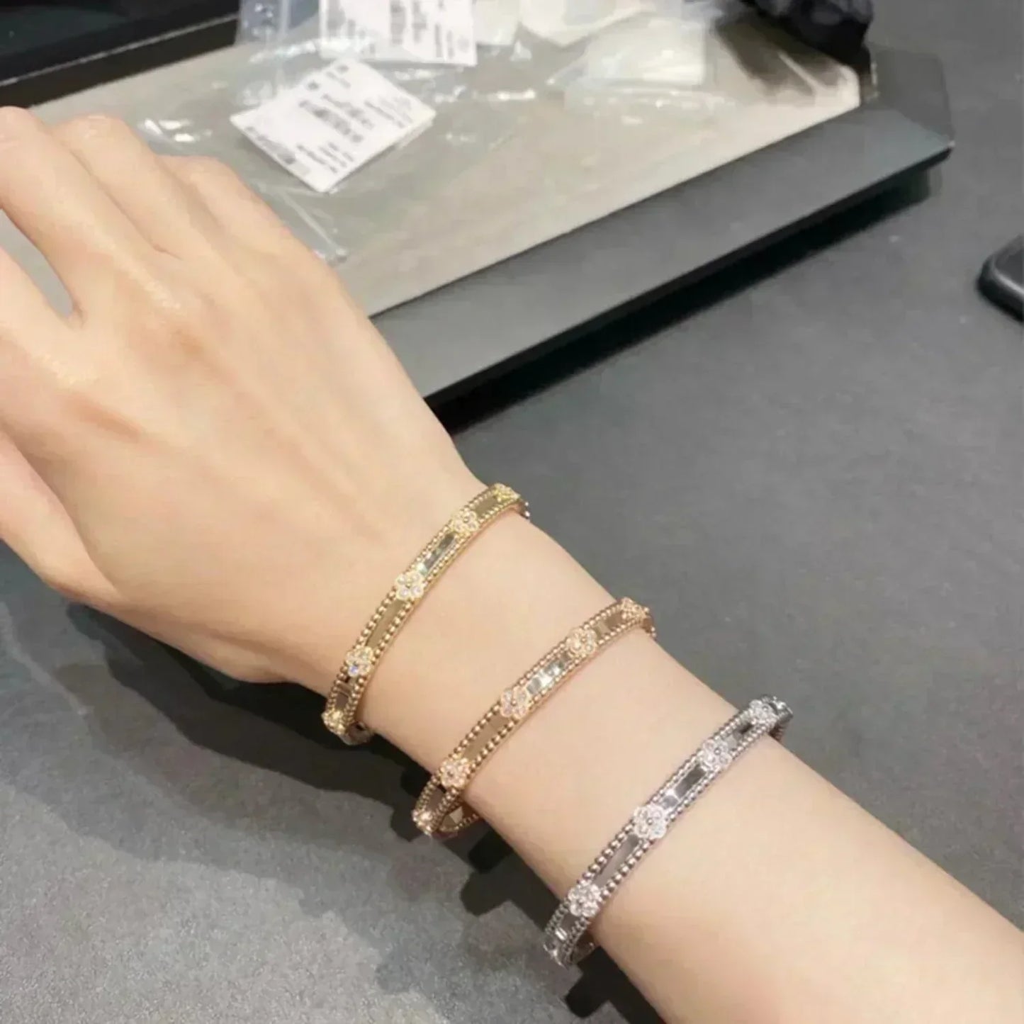 [Love's Uplift]CLOVER BRACELET 4MM DIAMONDS