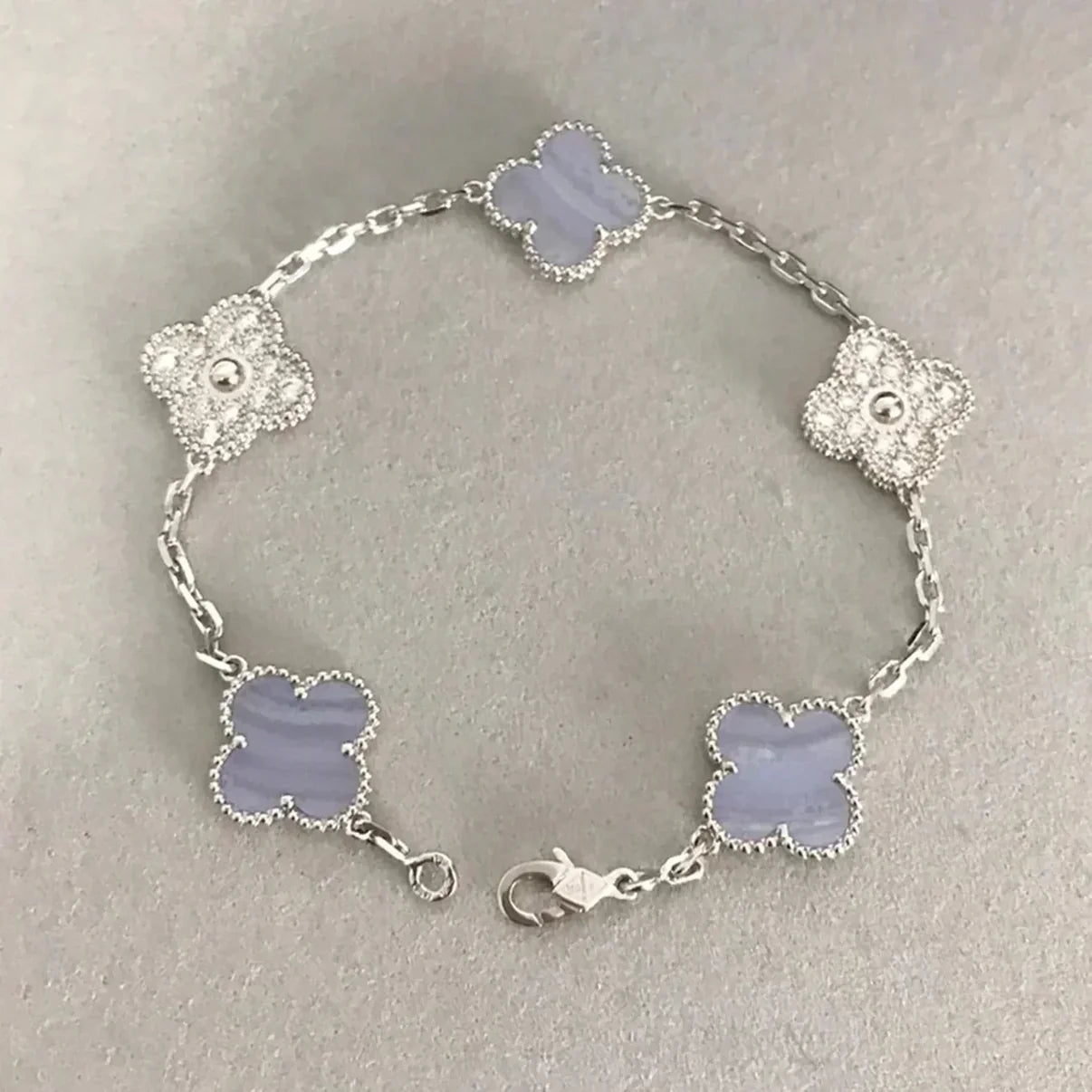 [Love's Uplift] CLOVER 5 MOTIF PURPLE CHALCEDONY BRACELET COLLECTION