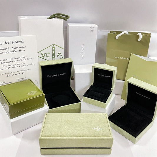 [Love's Uplift]VA CLOVER BRACELET NECKLACE RING BOX GIFT BAG