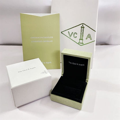 [Love's Uplift]VA CLOVER BRACELET NECKLACE RING BOX GIFT BAG