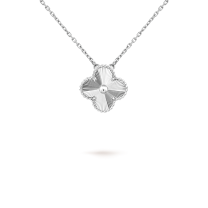 [Love's Uplift]CLOVER 15MM LASER NECKLACE SILVER