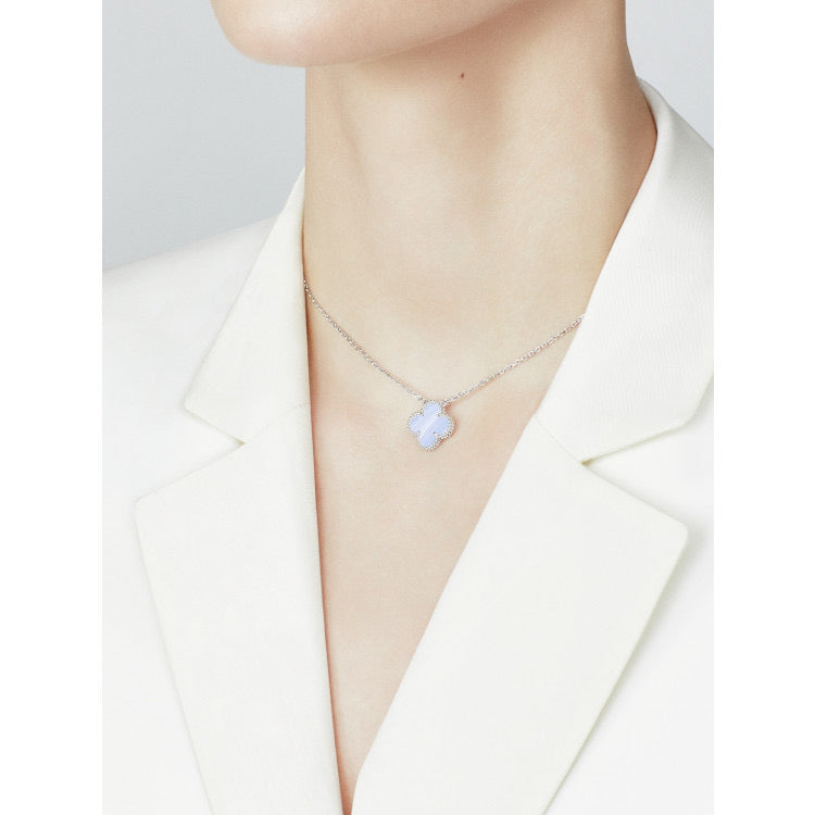 [Love's Uplift]CLOVER 15MM BLUE CHALCEDONY NECKLACE SILVER