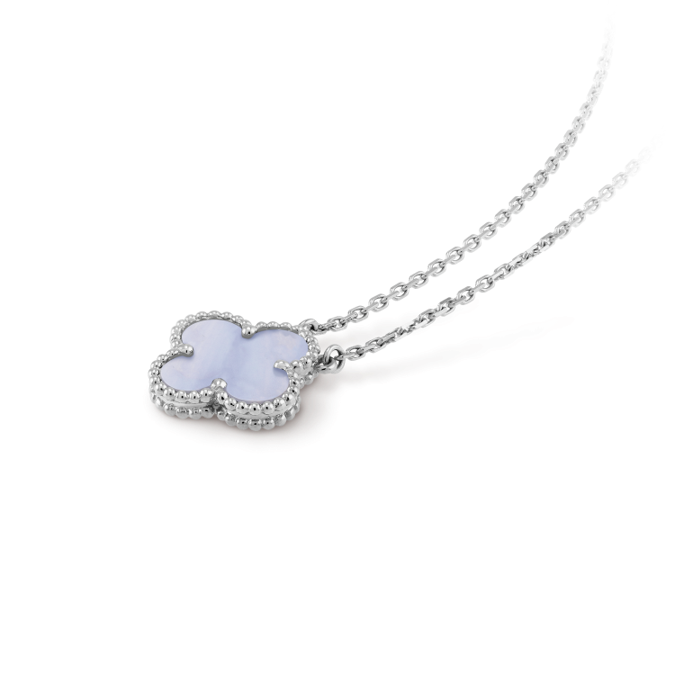 [Love's Uplift]CLOVER 15MM BLUE CHALCEDONY NECKLACE SILVER