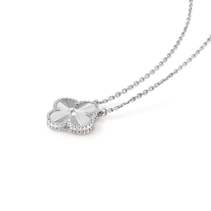 [Love's Uplift]CLOVER 15MM LASER NECKLACE SILVER
