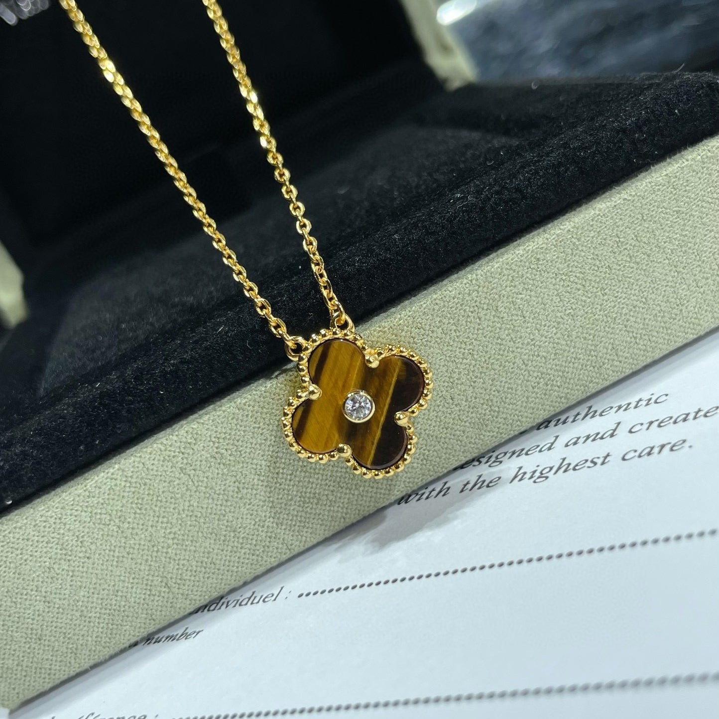 [Love's Uplift]CLOVER 15MM DIAMOND AND YELLOW TIGER'S EYE AGATE necklace