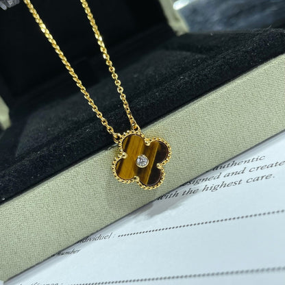 [Love's Uplift]CLOVER 15MM DIAMOND AND YELLOW TIGER'S EYE AGATE necklace