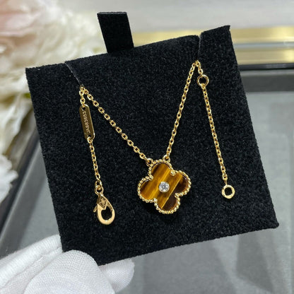 [Love's Uplift]CLOVER 15MM DIAMOND AND YELLOW TIGER'S EYE AGATE necklace
