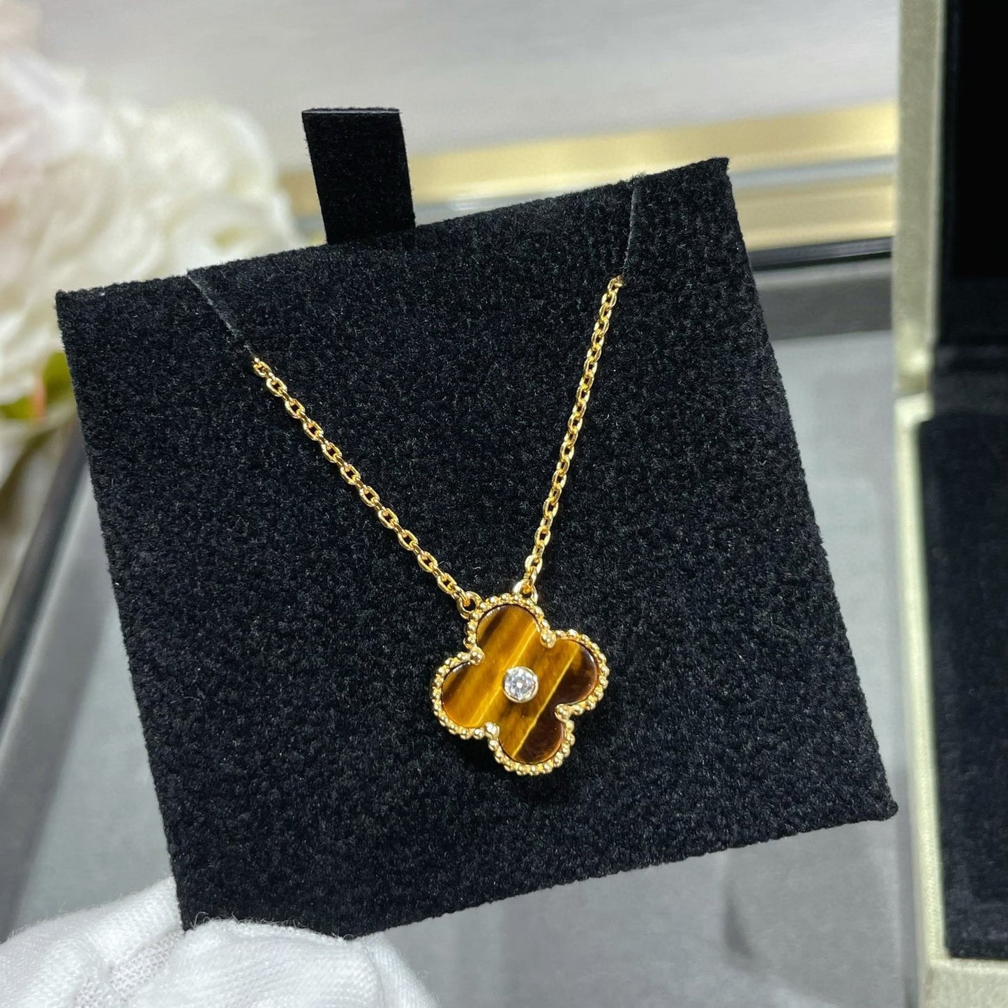 [Love's Uplift]CLOVER 15MM DIAMOND AND YELLOW TIGER'S EYE AGATE necklace