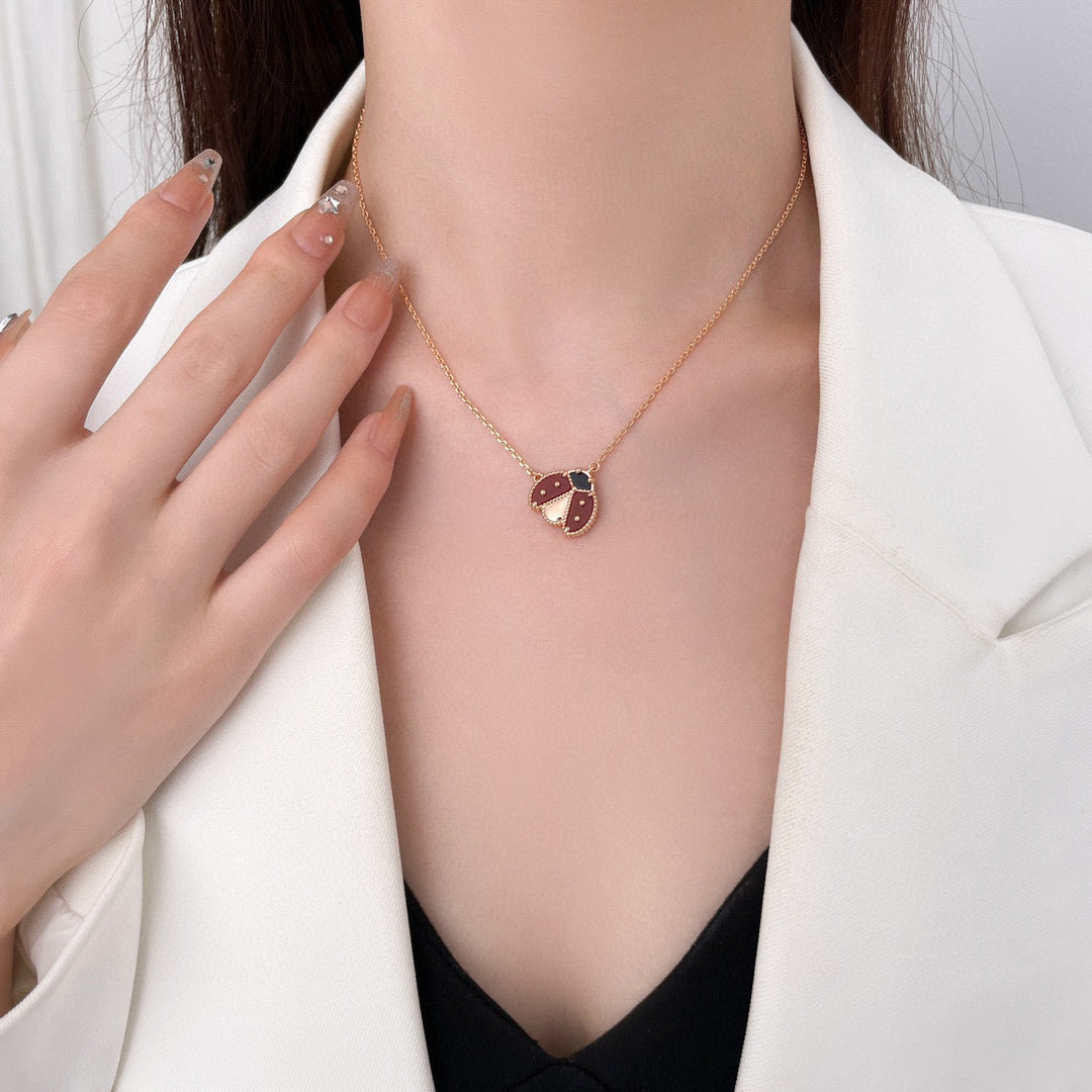 [Love's Uplift]LUCKY  CARNELIANS LADYBUG NECKLACE