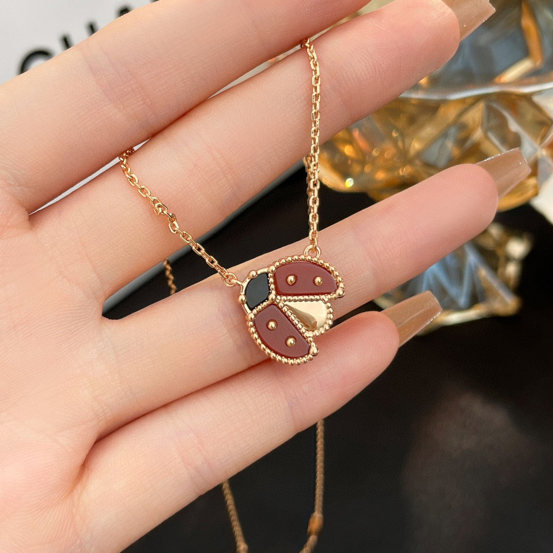 [Love's Uplift]LUCKY  CARNELIANS LADYBUG NECKLACE
