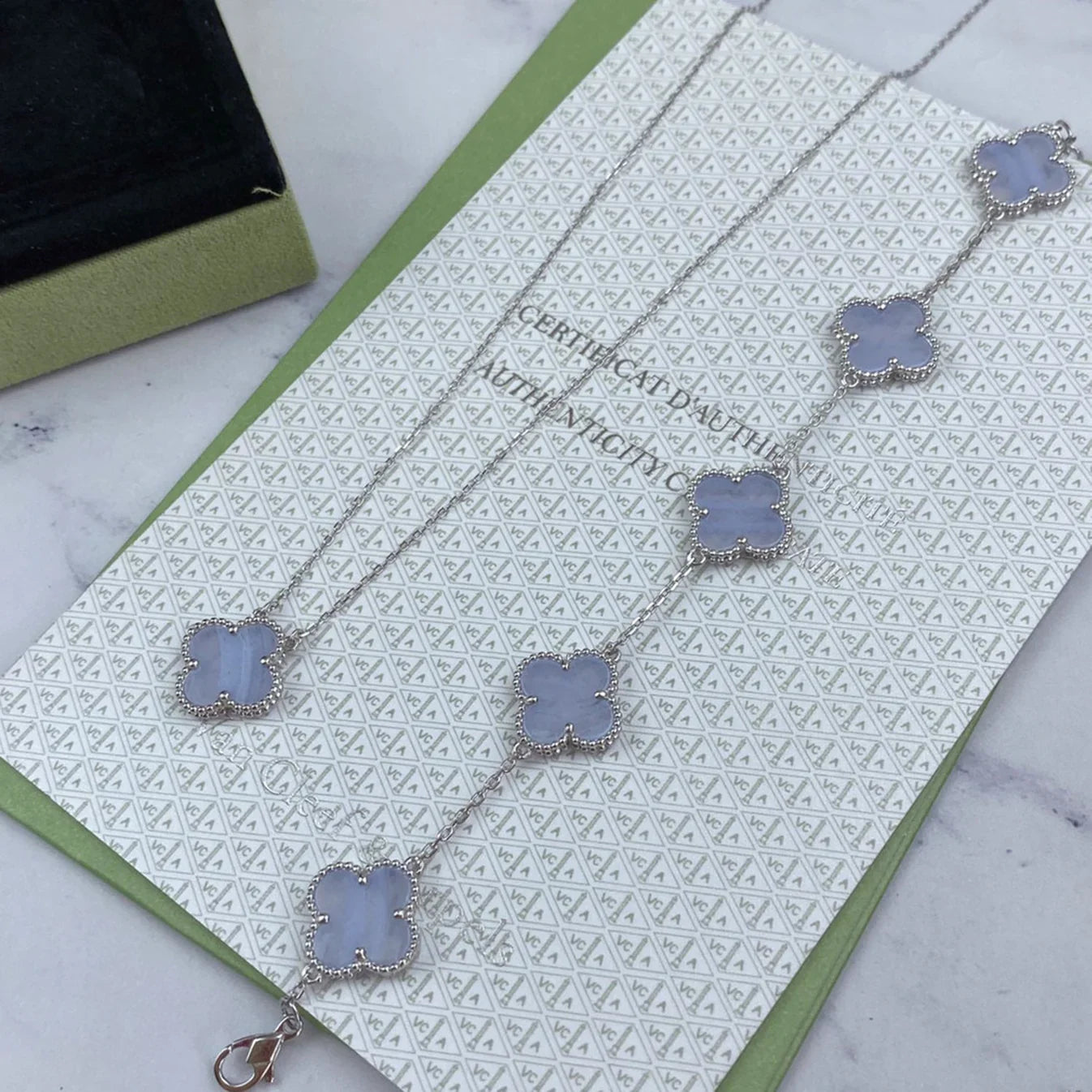 [Love's Uplift] CLOVER 5 MOTIF PURPLE CHALCEDONY BRACELET COLLECTION