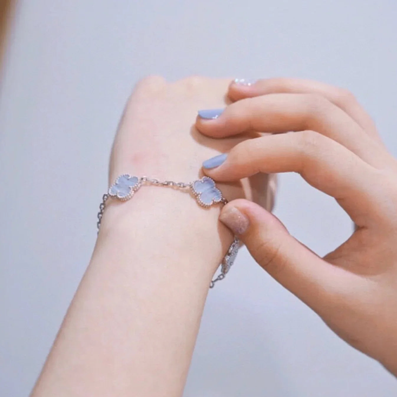 [Love's Uplift] CLOVER 5 MOTIF PURPLE CHALCEDONY BRACELET COLLECTION