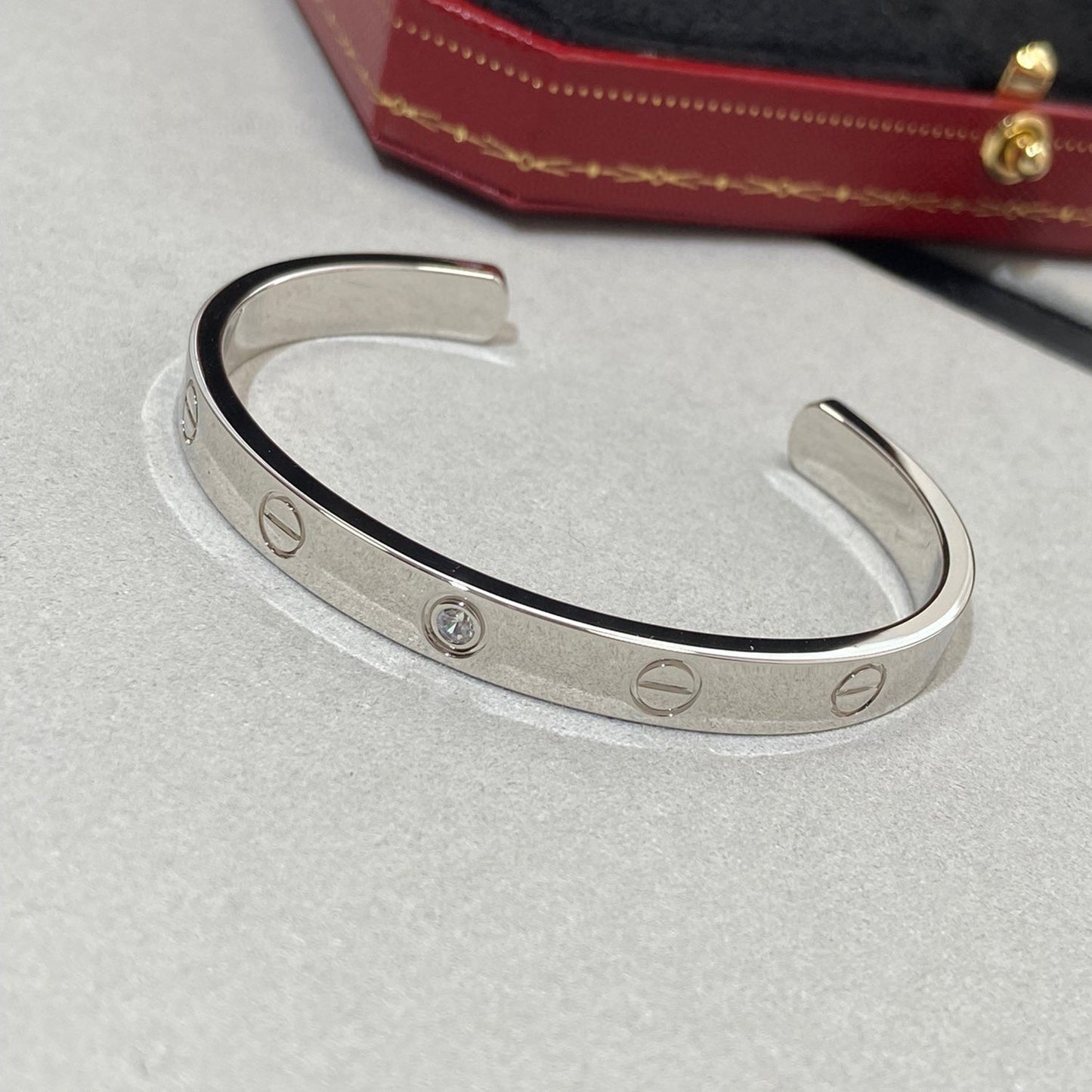 [Love's Uplift]LOVE BRACELET 6.1MM 1 DIAMOND OPEN CUFF