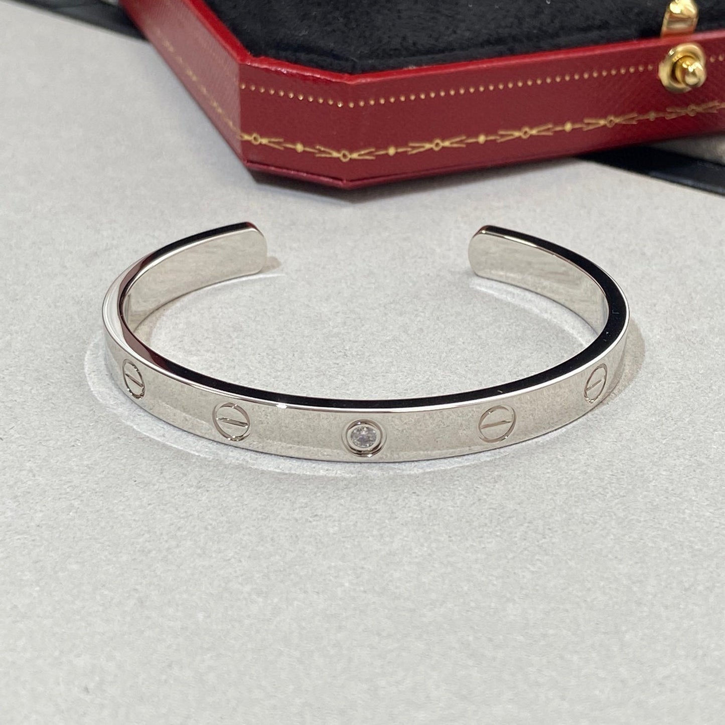 [Love's Uplift]LOVE BRACELET 6.1MM 1 DIAMOND OPEN CUFF