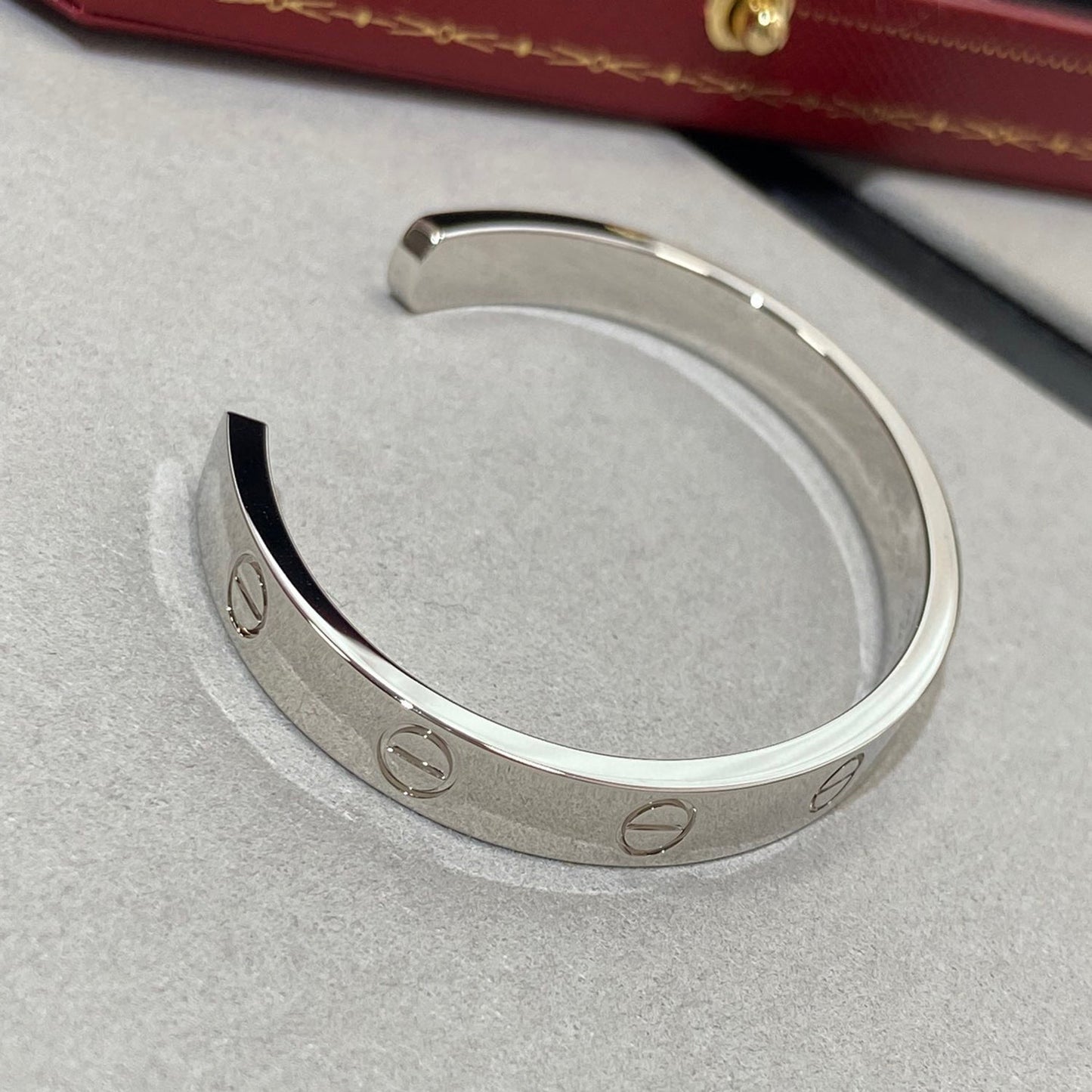 [Love's Uplift]LOVE BRACELET 6.1MM 1 DIAMOND OPEN CUFF