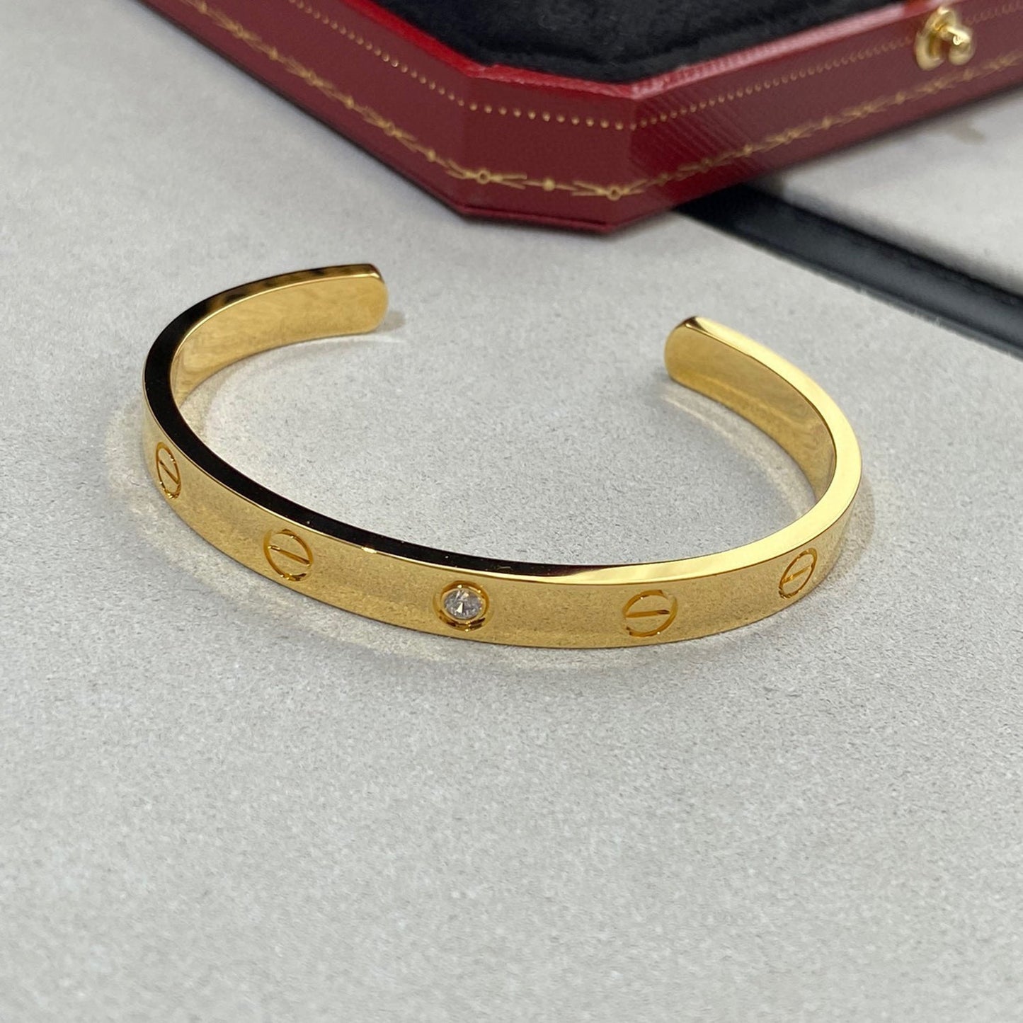 [Love's Uplift]LOVE BRACELET 6.1MM 1 DIAMOND OPEN CUFF