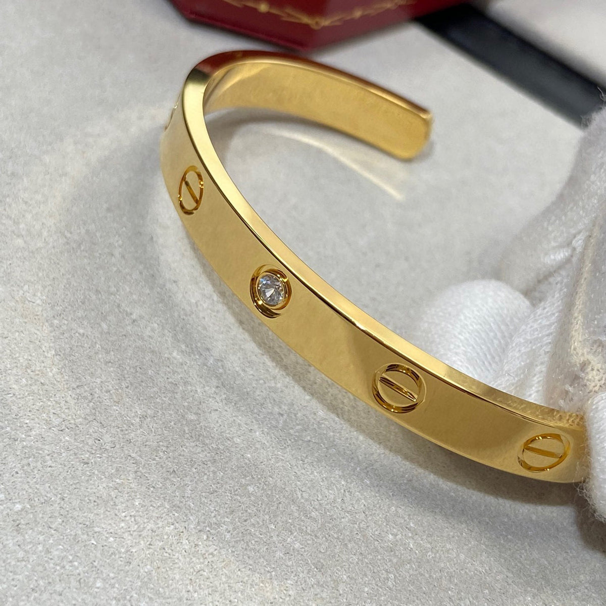 [Love's Uplift]LOVE BRACELET 6.1MM 1 DIAMOND OPEN CUFF