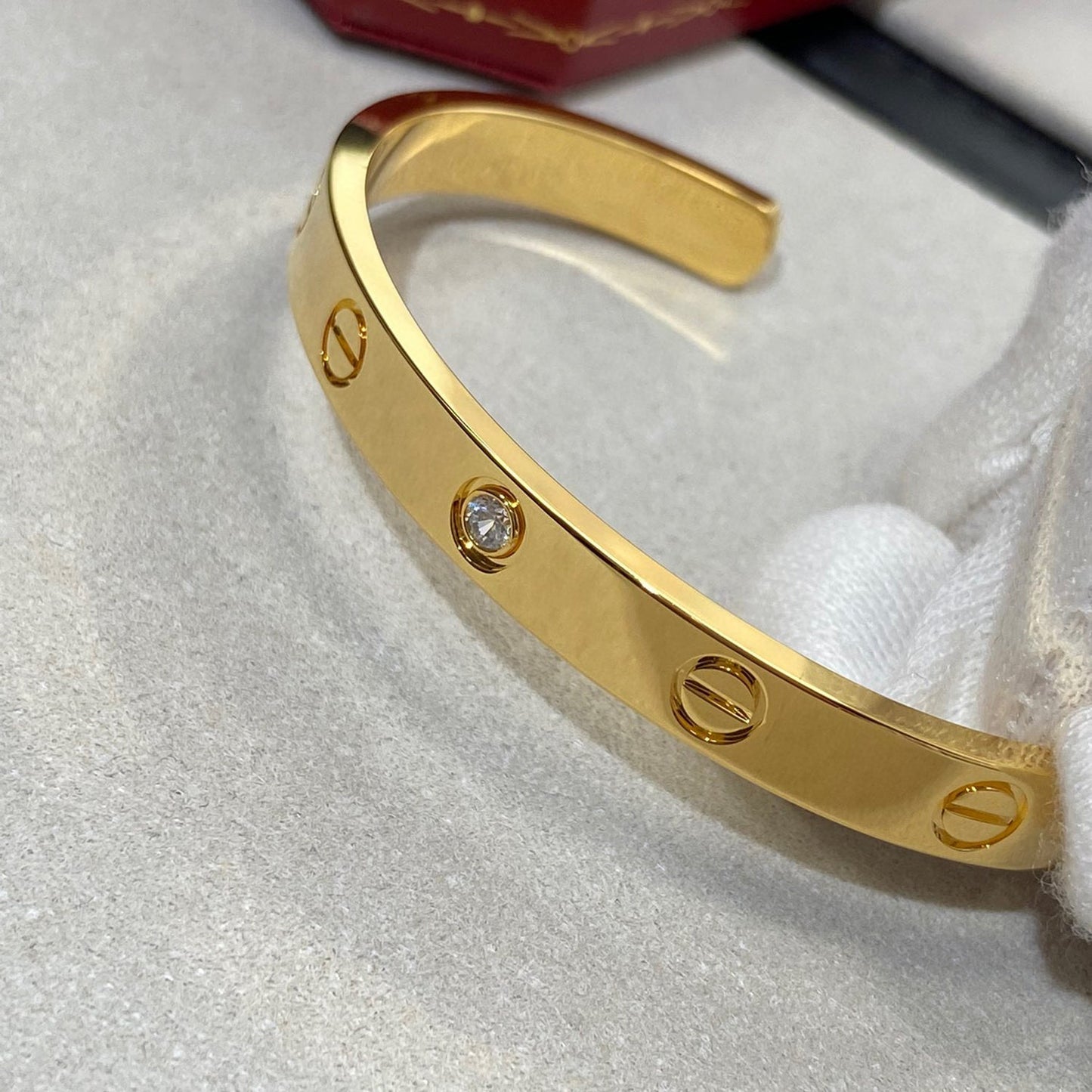 [Love's Uplift]LOVE BRACELET 6.1MM 1 DIAMOND OPEN CUFF