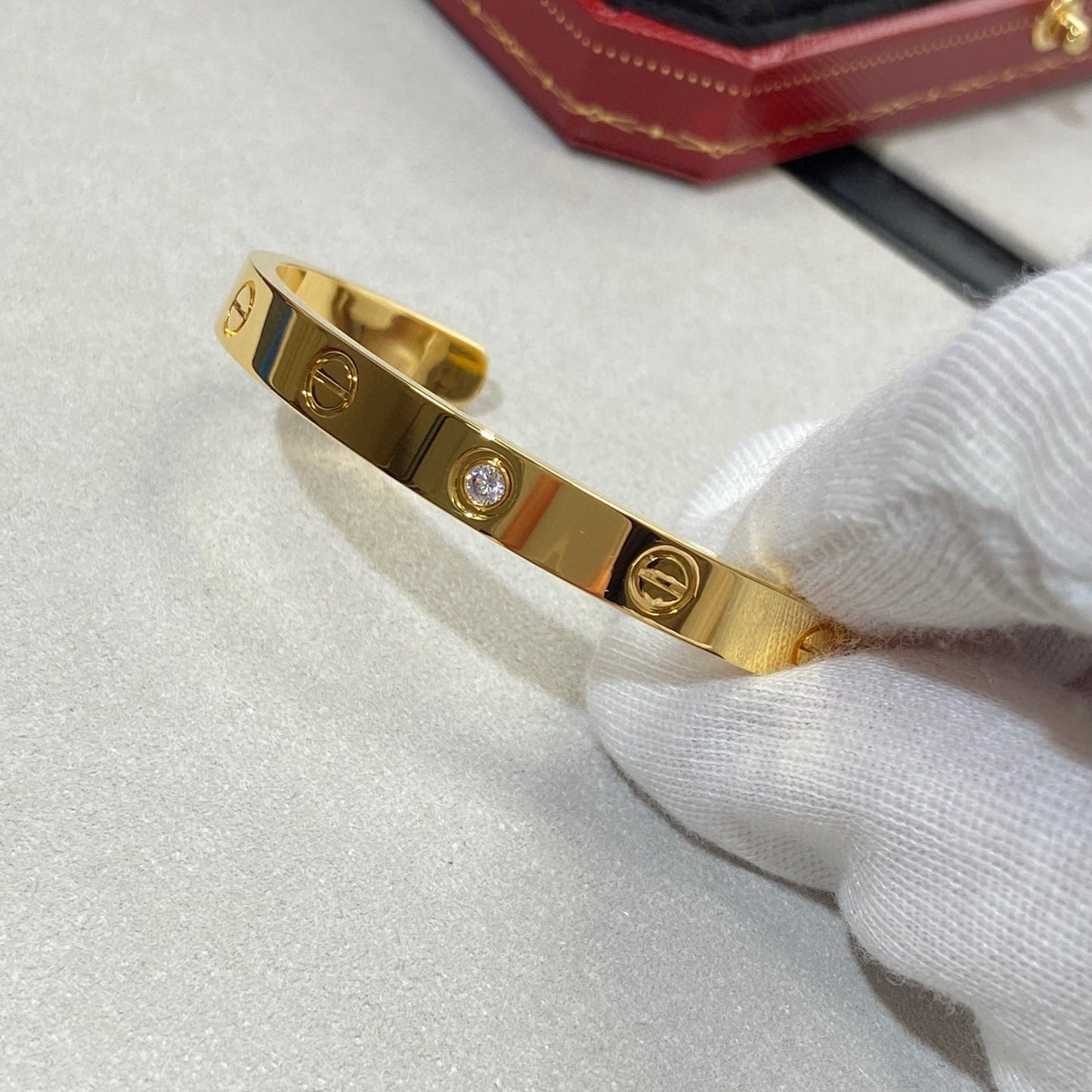 [Love's Uplift]LOVE BRACELET 6.1MM 1 DIAMOND OPEN CUFF