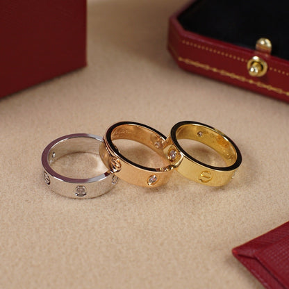 [Love's Uplift]LOVE 5.5MM 3 DIAMOND RING