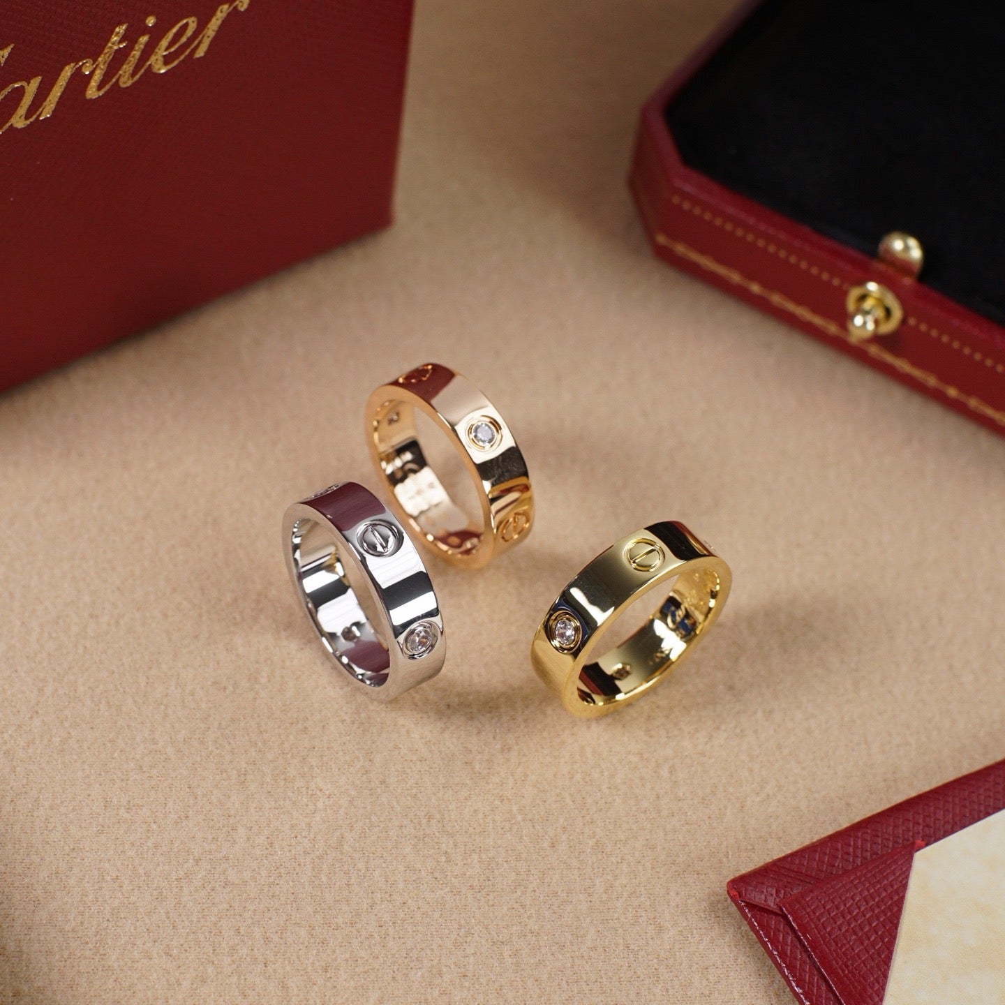 [Love's Uplift]LOVE 5.5MM 3 DIAMOND RING