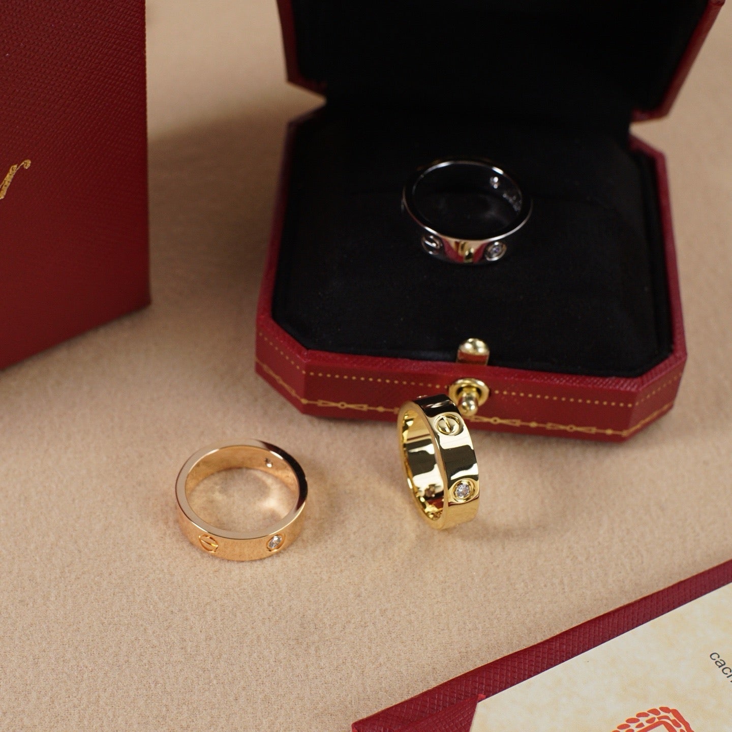 [Love's Uplift]LOVE 5.5MM 3 DIAMOND RING