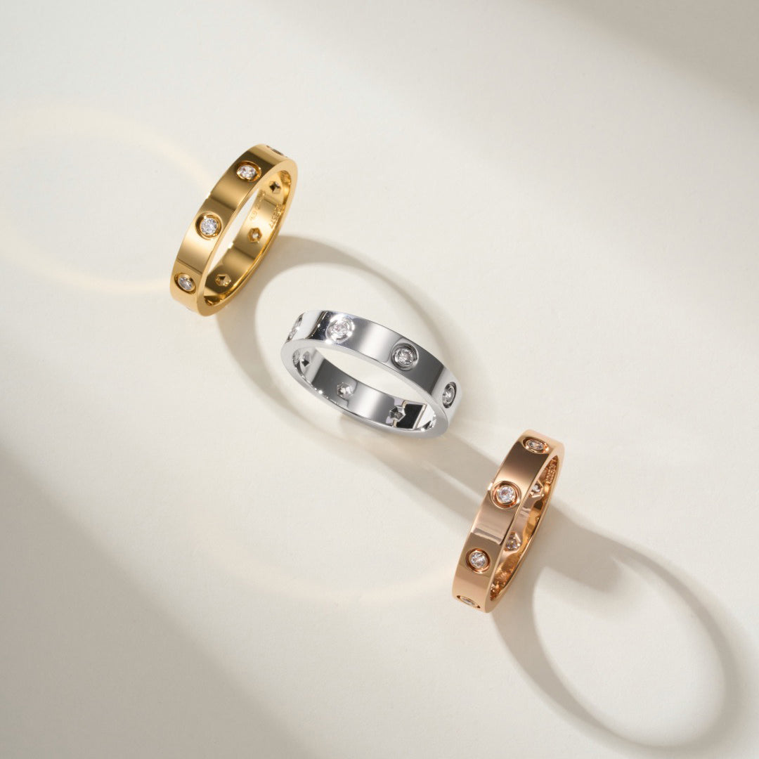 [Love's Uplift]LOVE 4MM 8 DIAMOND RING