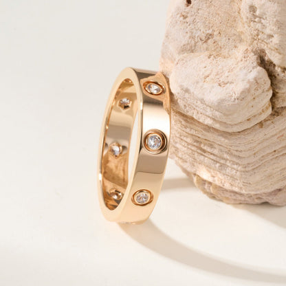 [Love's Uplift]LOVE 4MM 8 DIAMOND RING