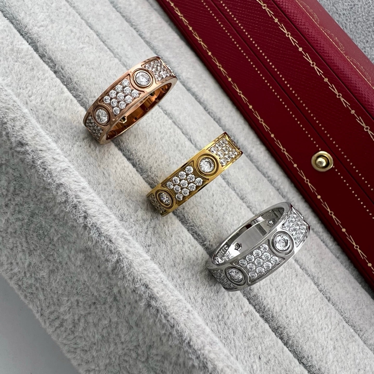 [Love's Uplift]LOVE 5.5MM FULL-PAVE 6-DIAMOND RING