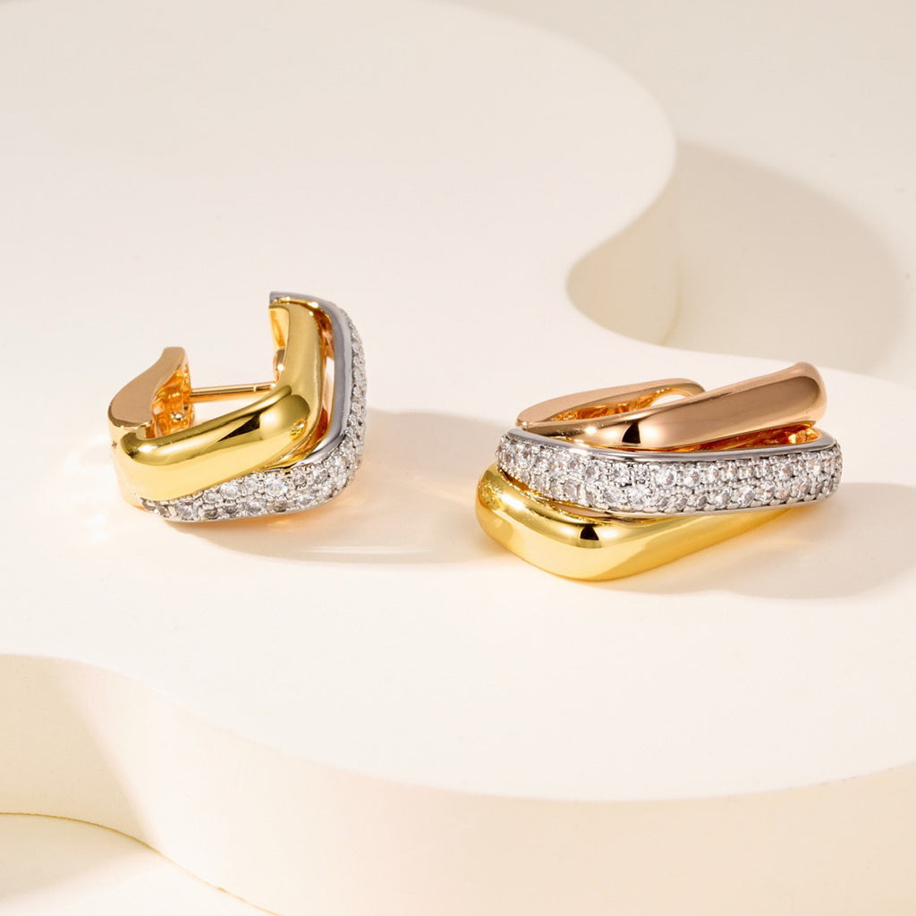 [Love's Uplift]TRINITY HALF DIAMOND  CUSHION EARRINGS