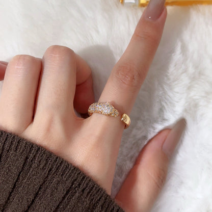 [Love's Uplift]PANTHERE HALF DIAMOND SMALL RING