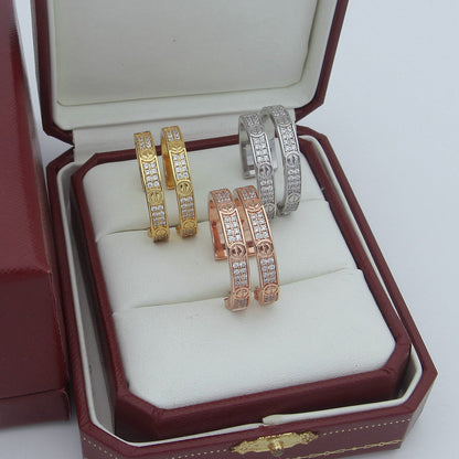 [Love's Uplift]LOVE EARRINGS 3.6MM DIAMOND PAVED