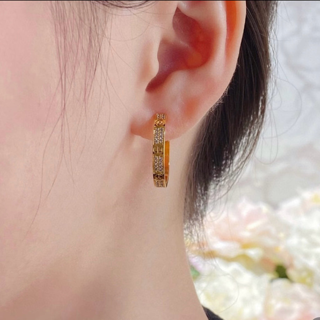 [Love's Uplift]LOVE EARRINGS 3.6MM DIAMOND PAVED