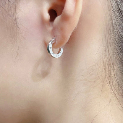 [Love's Uplift]LOVE MINI EARRINGS
