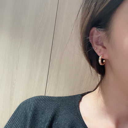 [Love's Uplift]LOVE 5.5MM DIAMOND PAVED EARRINGS
