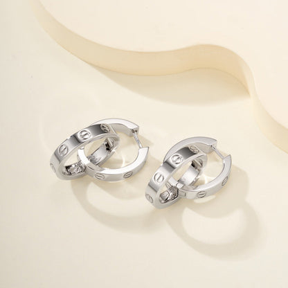 [Love's Uplift]LOVE 3.3MM DANGLE EARRINGS