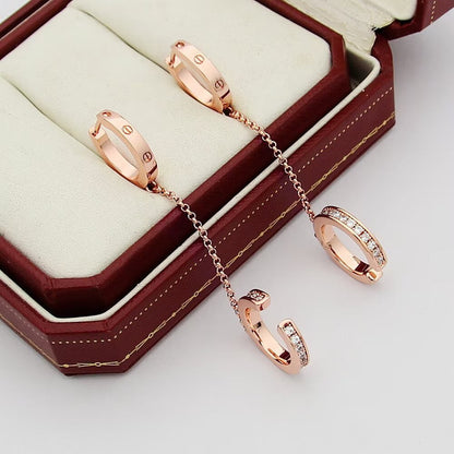 [Love's Uplift]LOVE 3.0MM HALF DIAMOND EARRINGS