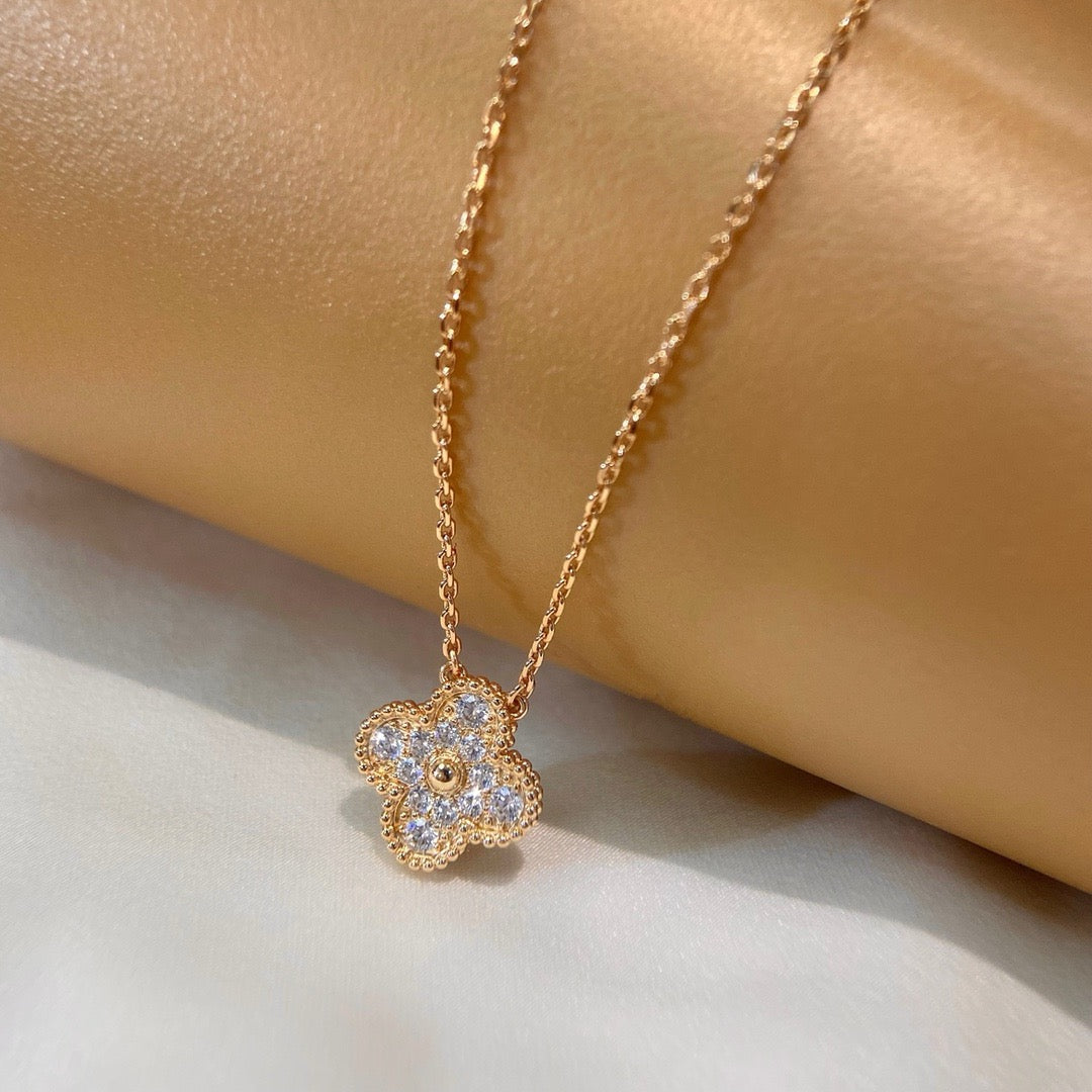 [Love's Uplift]CLOVER 15MM DIAMOND SINGLE FLOWER NECKLACE
