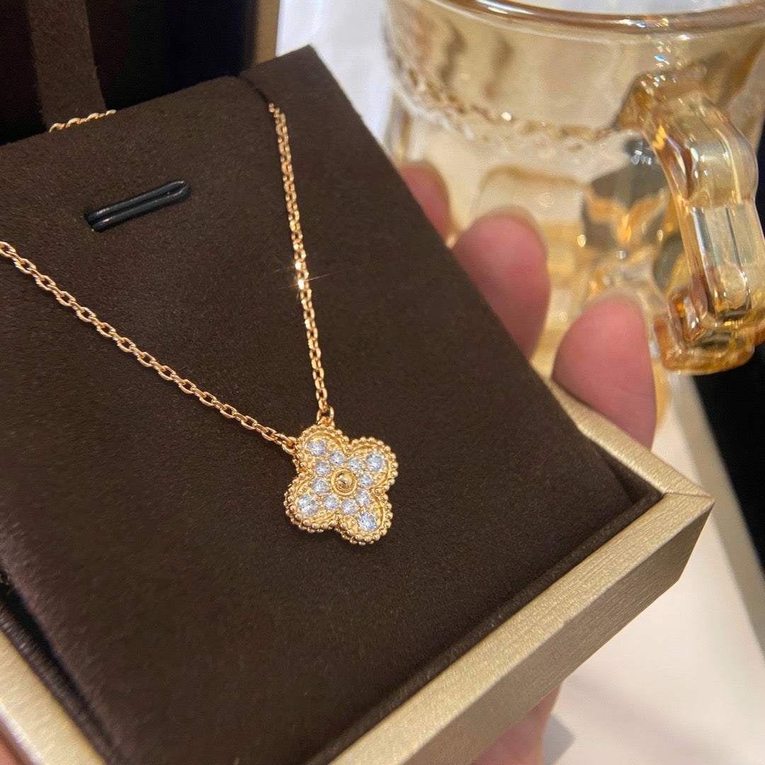 [Love's Uplift]CLOVER 15MM DIAMOND SINGLE FLOWER NECKLACE