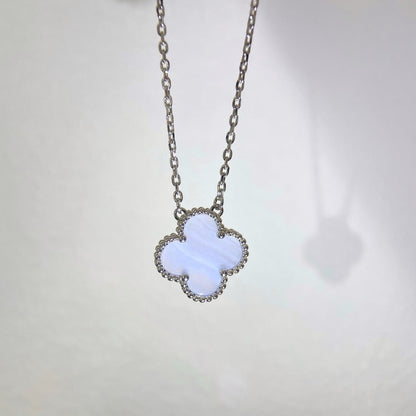 [Love's Uplift]CLOVER 15MM BLUE CHALCEDONY NECKLACE SILVER