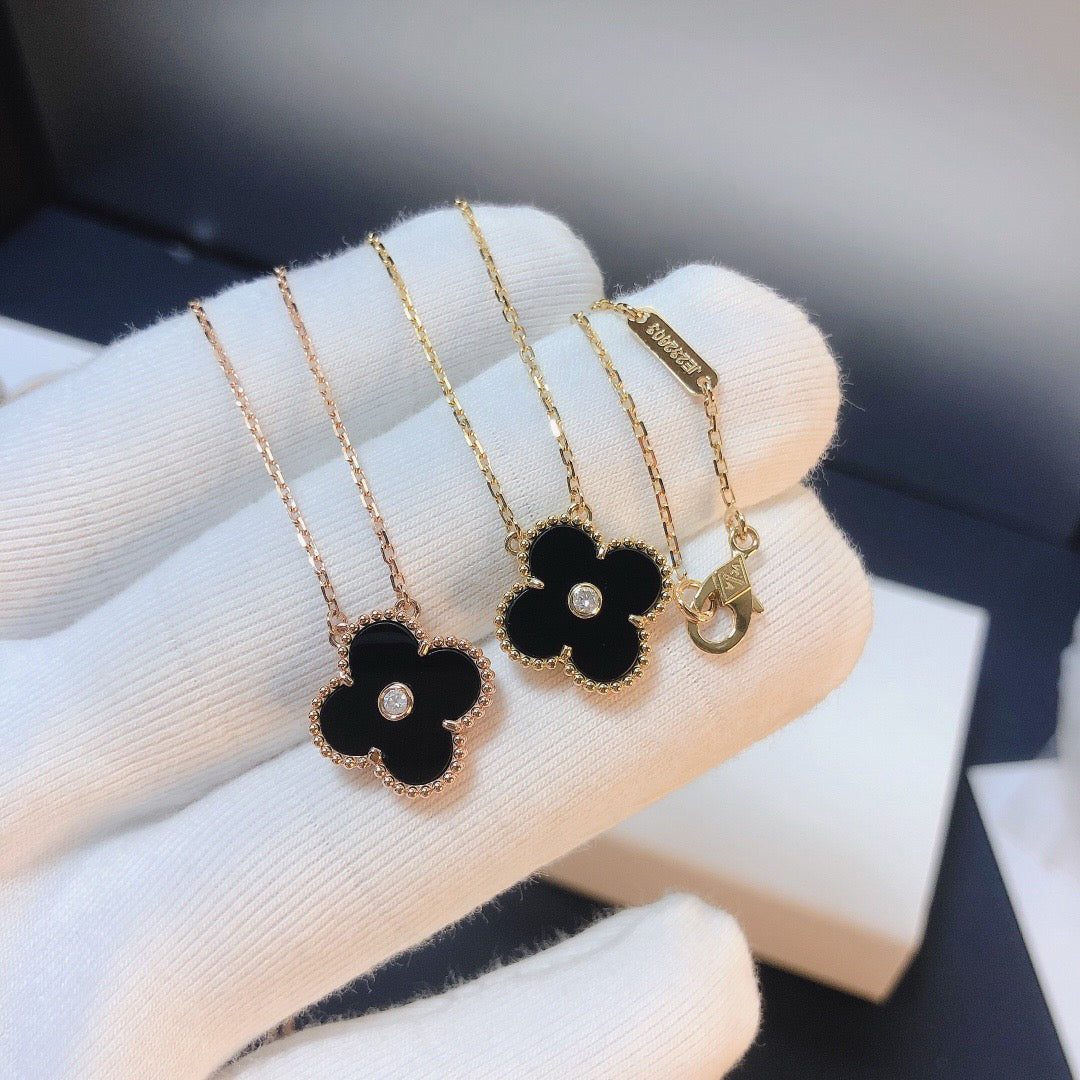 [Love's Uplift]CLOVER 15MM DIAMOND ONYX NECKLACE