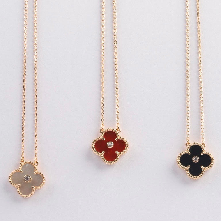 [Love's Uplift]CLOVER 15MM DIAMOND CARNELIAN NECKLACE