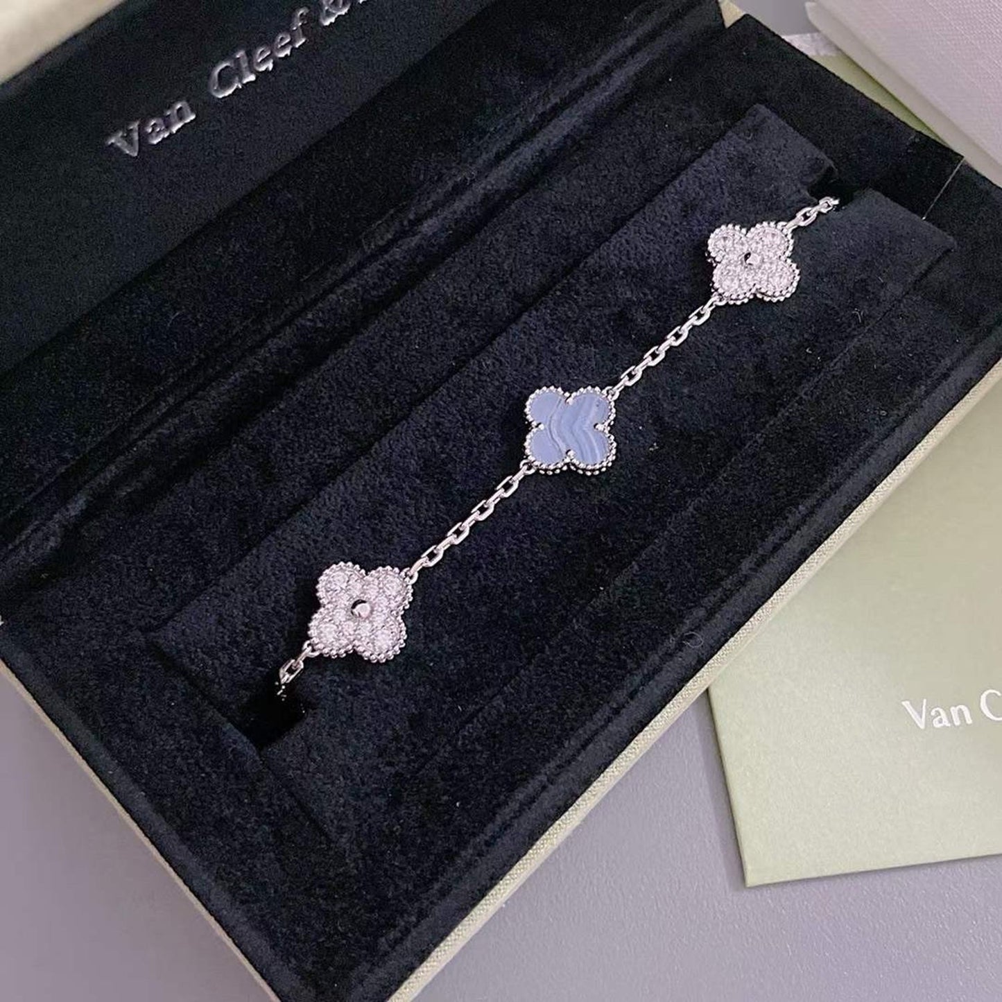 [Love's Uplift]CLOVER  5 MOTIF DIAMOND PURPLE CHALCEDONY BRACELET SILVER