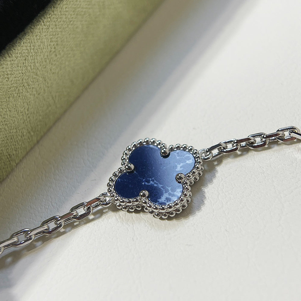 [Love's Uplift]CLOVER 5 MOTIF PIETERSITE SILVER BRACELET