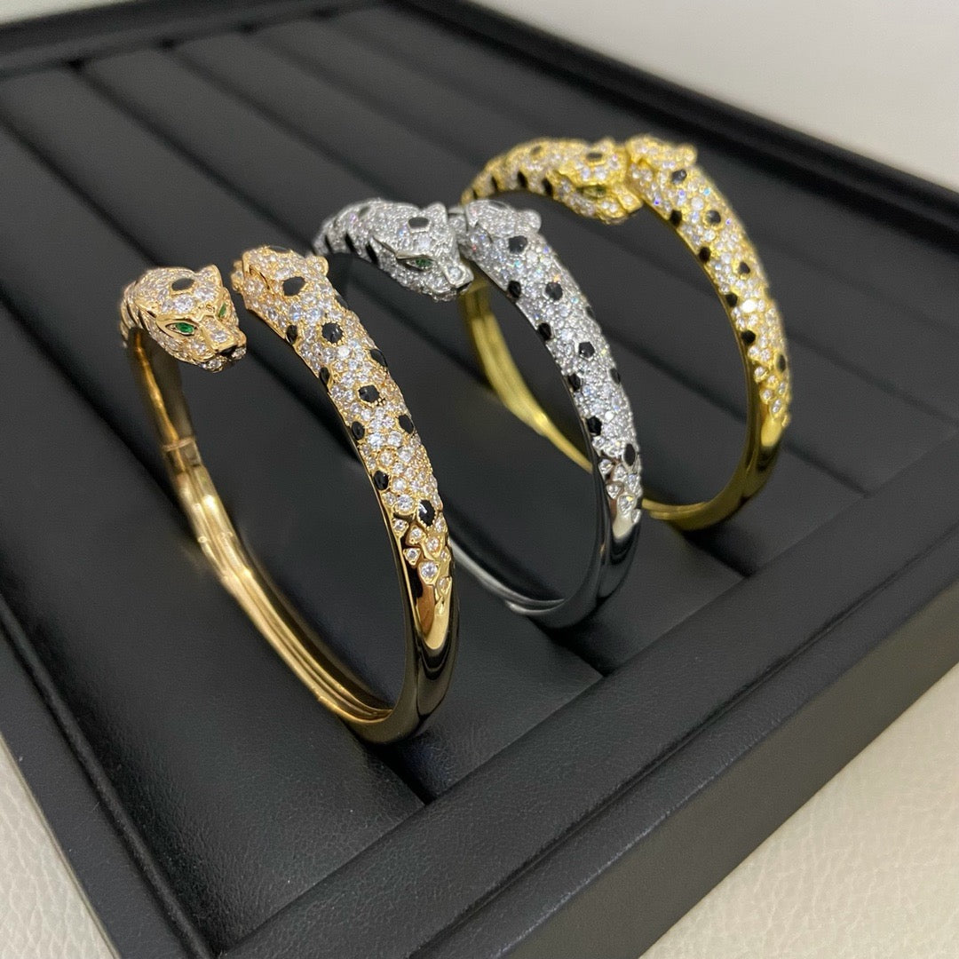 [Love's Uplift]PANTHERE DOUBLE HEADED HALF DIAMOND OPEN BRACELET