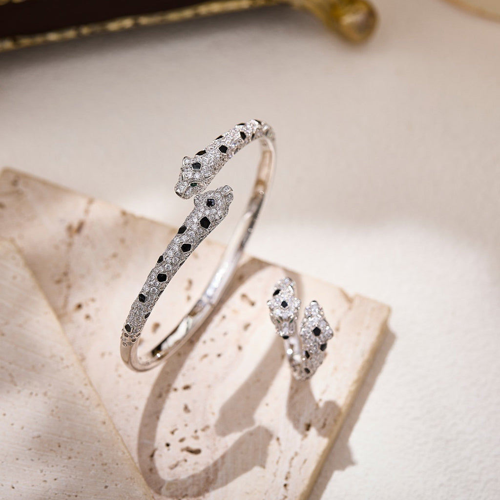 [Love's Uplift]PANTHERE DOUBLE HEADED FULL DIAMOND  RING