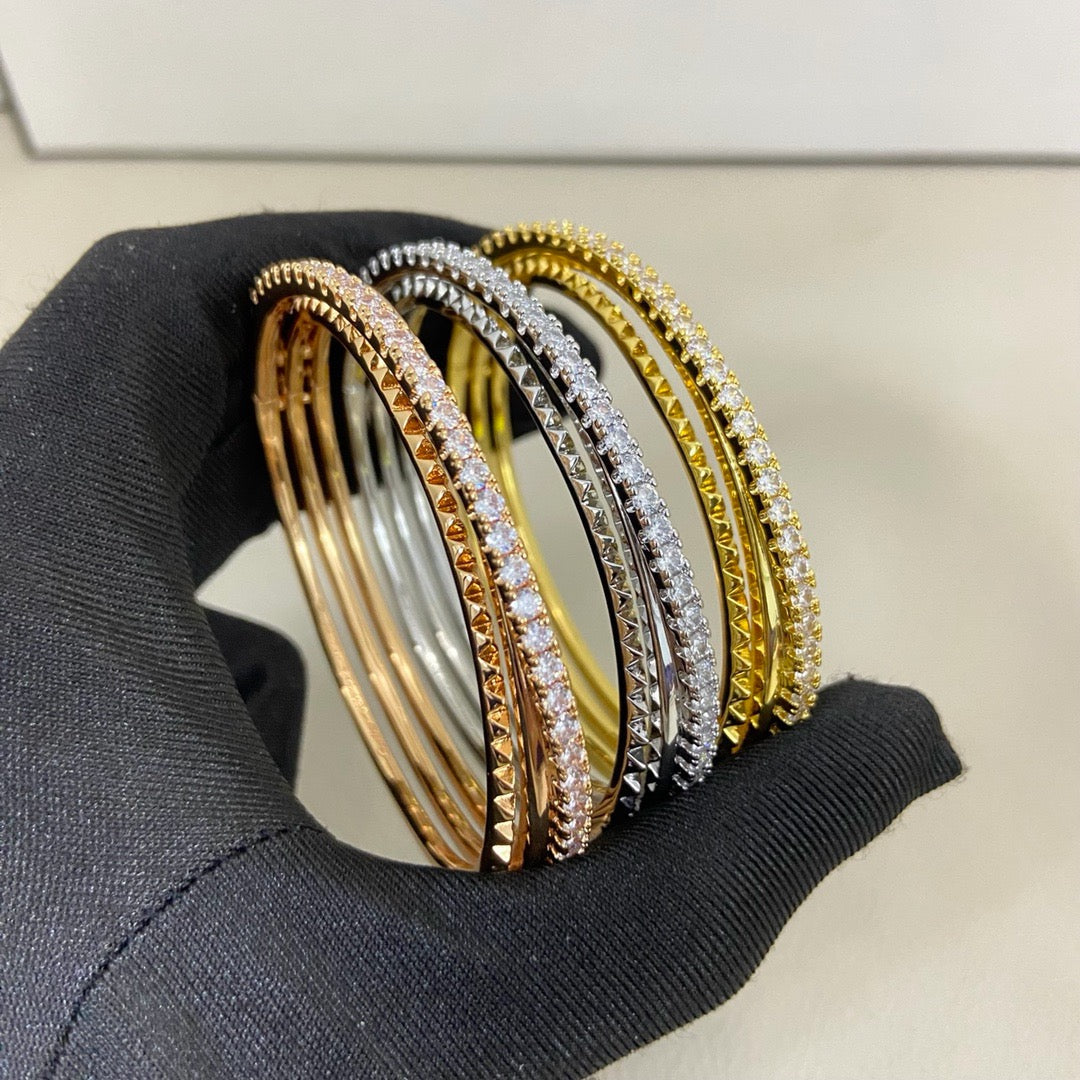 [Love's Uplift]ETINCELLE HALF-PAVED DIAMOND BRACELET