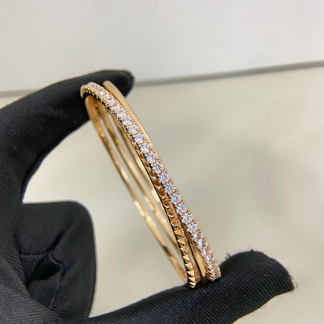[Love's Uplift]ETINCELLE HALF-PAVED DIAMOND BRACELET